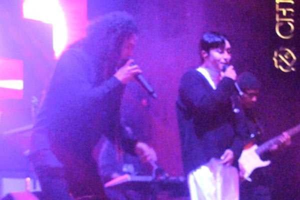 Viral: Semarak Konser Nostalgia Stinky di F3X Bandung, Penonton Larut dalam Tembang ‘Mungkinkah’